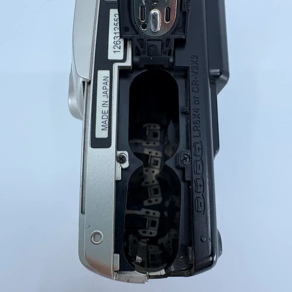 Olympus Camedia D-490 Zoom 2.1MP Digital Camera 3X Optical Zoom For Parts